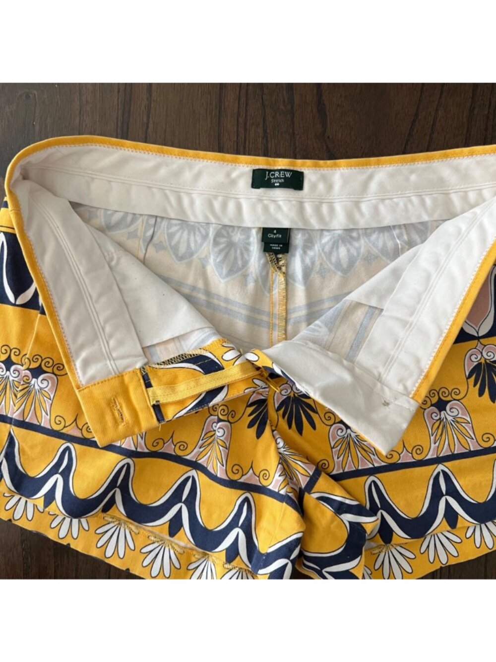 J.Crew Stretch City Fit Yellow Tile Palm Print Chino Shorts Holiday 2013 Size 4 - Picture 4 of 8